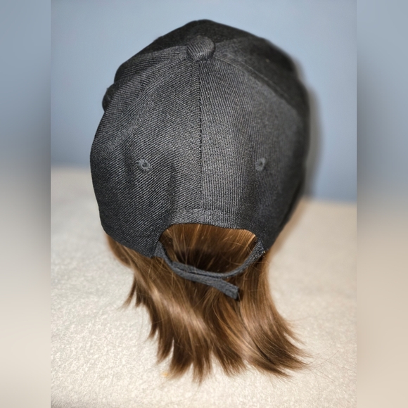 Baseball cap w extensions - Picture 4 of 7